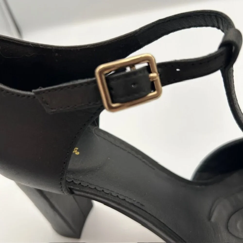 Clarks Kaylin 85 T-Strap Black Round Toe Leather Pump Size 8 ½ - Picture 10 of 10